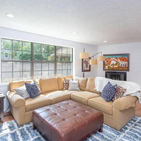 Experience Nirvana With Artwork Collections From Around The Globe Located In Lakewood Neighborhood In Se Boise Next To A Park, Minutes From Bown Crossing And The Boise River, 10 Minutes To Downtown, 4 Beds, Sleeps 8, Pets Welcome In Large Fenced In Y Luaran gambar