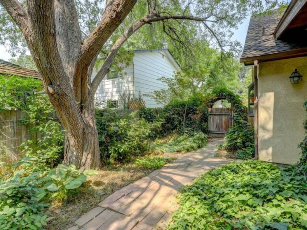 Experience Nirvana With Artwork Collections From Around The Globe Located In Lakewood Neighborhood In Se Boise Next To A Park, Minutes From Bown Crossing And The Boise River, 10 Minutes To Downtown, 4 Beds, Sleeps 8, Pets Welcome In Large Fenced In Y Luaran gambar