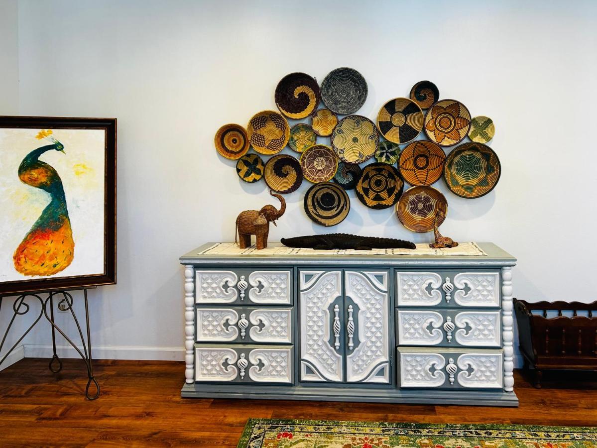 Experience Nirvana With Artwork Collections From Around The Globe Located In Lakewood Neighborhood In Se Boise Next To A Park, Minutes From Bown Crossing And The Boise River, 10 Minutes To Downtown, 4 Beds, Sleeps 8, Pets Welcome In Large Fenced In Y Luaran gambar